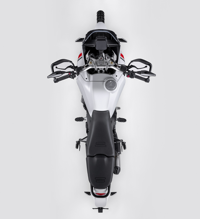 Ducati-DesertX-MY22-02-Carosello-677x740-1