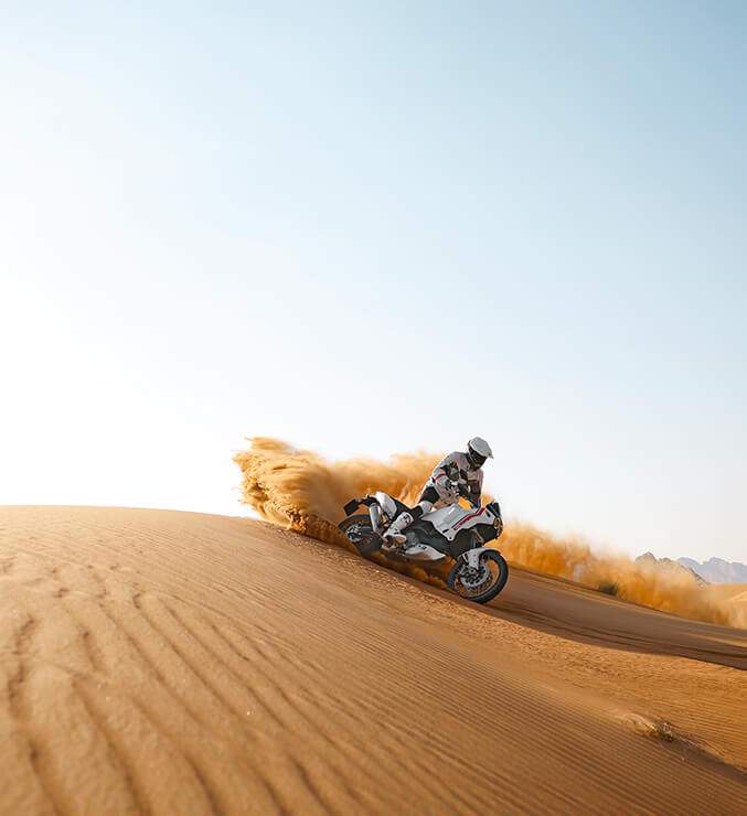 Ducati-DesertX-MY22-03-Tech-Spech-Carosello-677x740-1