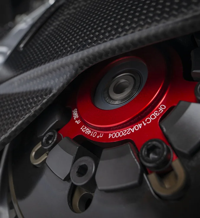 Ducati-Streetfighter-V4-SP-MY23-overview-carousel-imgtxt-677x740-04