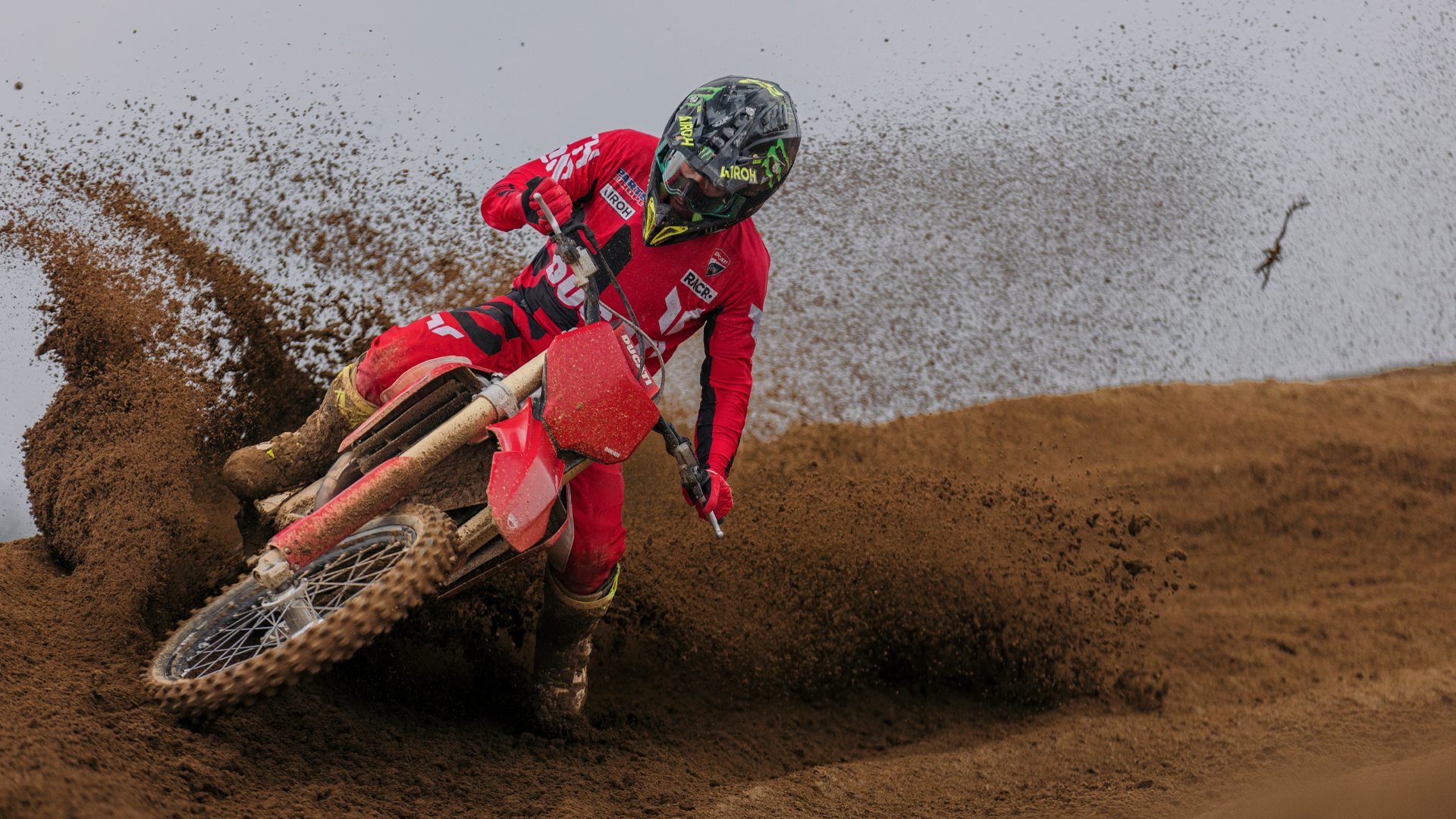 Ducati-Desmo450-MX-MY26-overview-mosaic-gallery-1920x1080-01 (1)