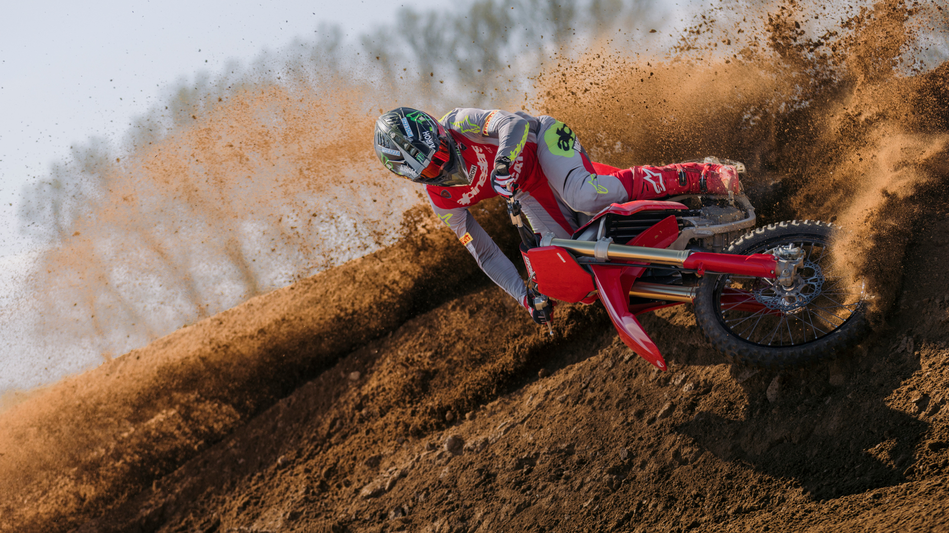 Ducati-Desmo450-MX-MY26-overview-mosaic-gallery-1920x1080-06