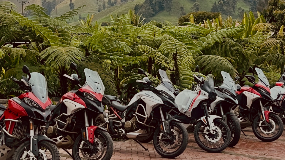 slide-ducati-adventure-tours-colombia--3