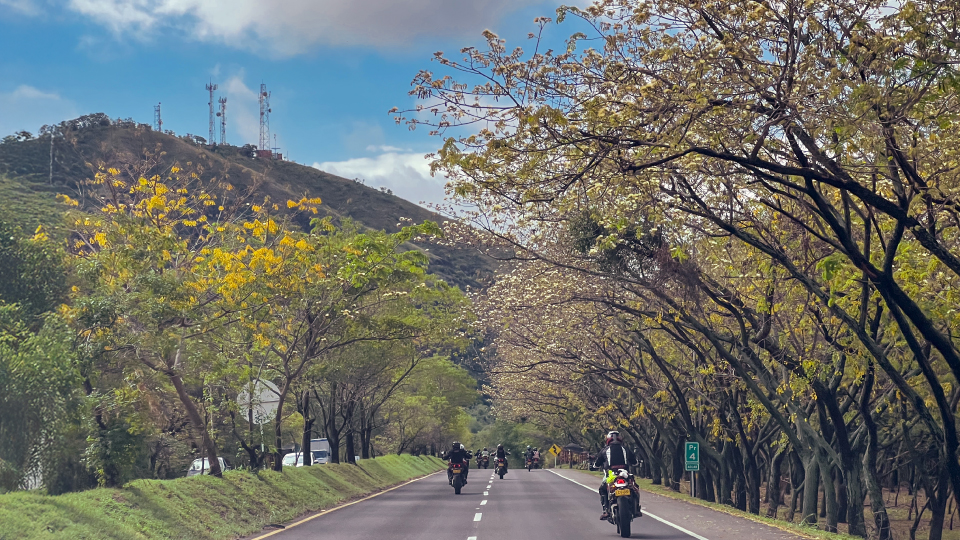 slide-ducati-adventure-tours-colombia--7