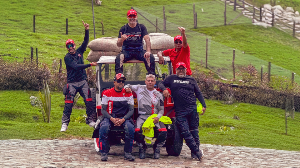 slide-ducati-adventure-tours-colombia--8