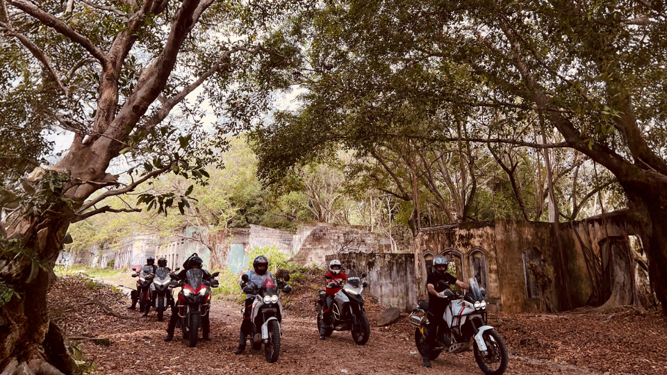 slide-ducati-adventure-tours-colombia--9